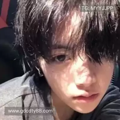 仲灵楚